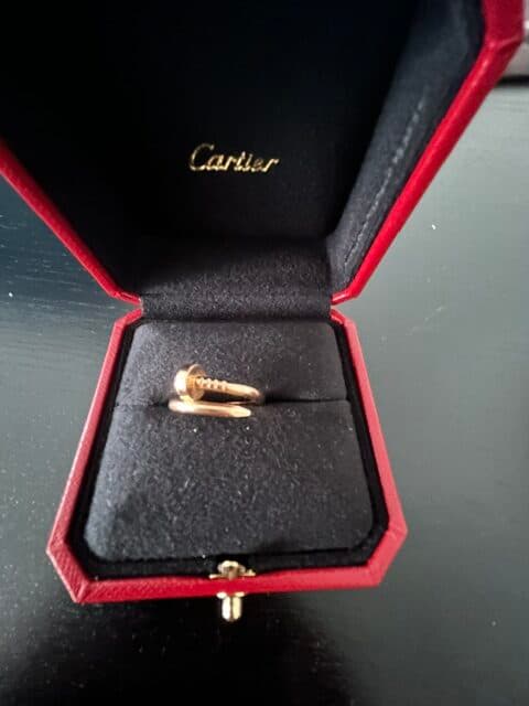 Estimation d’une bague Clou de Cartier en or rose avec certificat Estimation d’une bague Clou de Cartier en or rose avec certificat